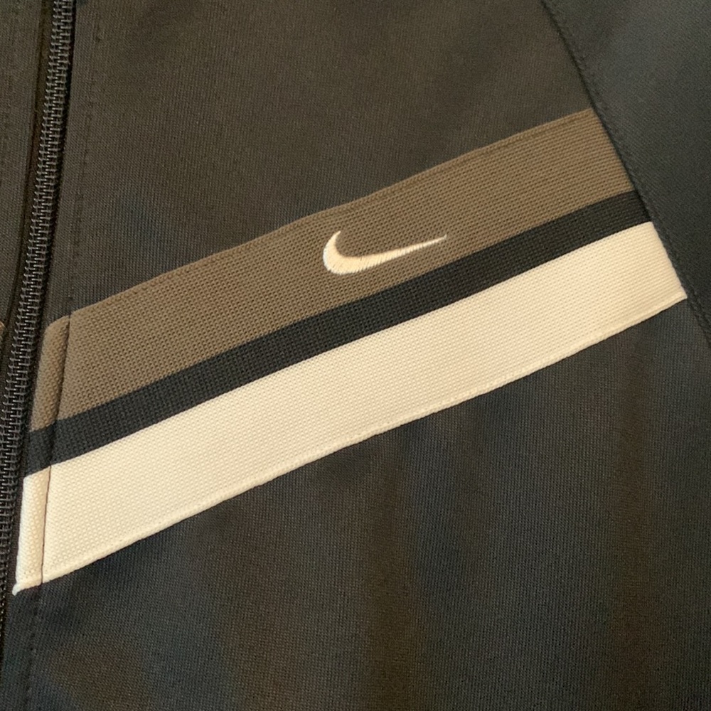 Nike zip up jacket - Picture 2 of 10